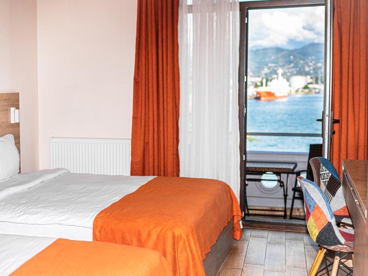 Boutique Hotel 32 Batumi Luaran gambar