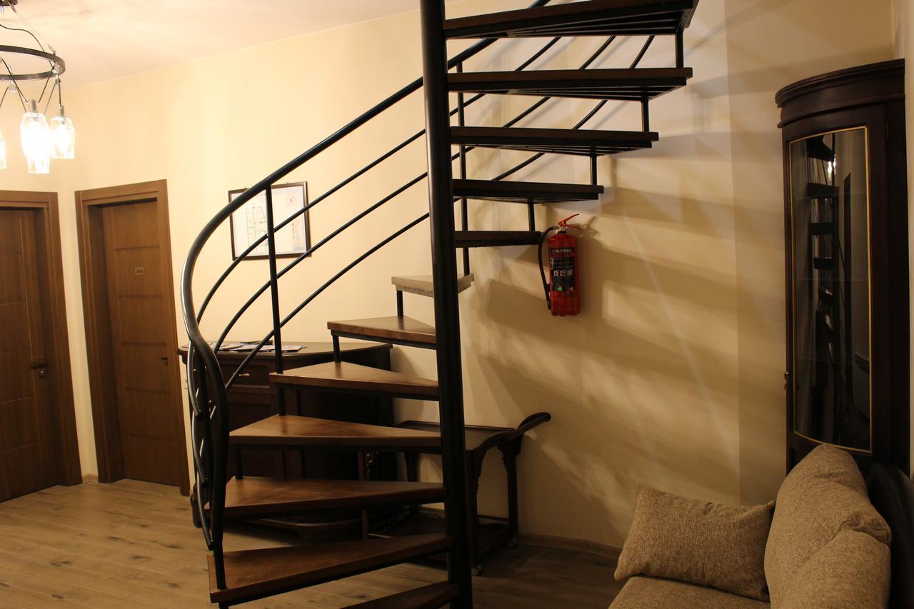 Boutique Hotel 32 Batumi Luaran gambar