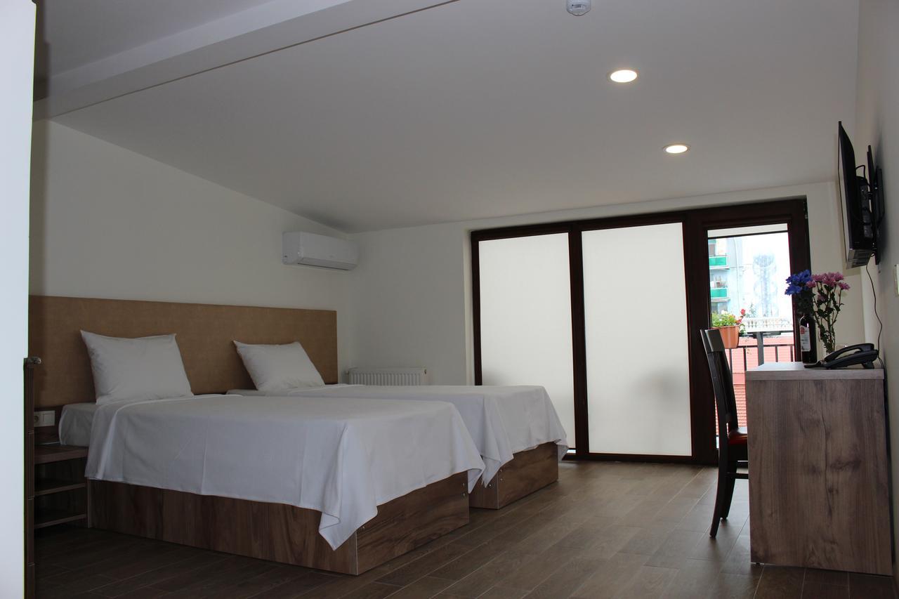 Boutique Hotel 32 Batumi Luaran gambar