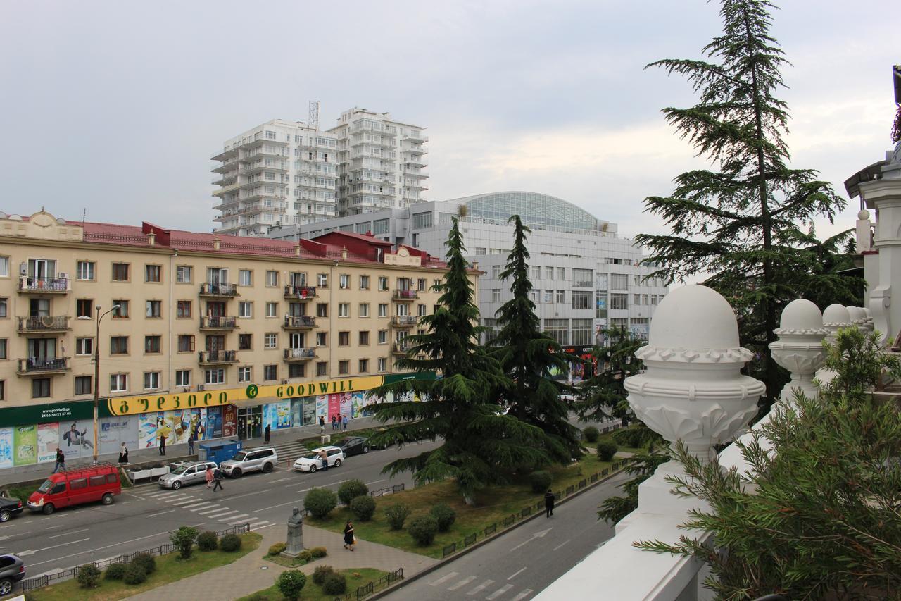 Boutique Hotel 32 Batumi Luaran gambar