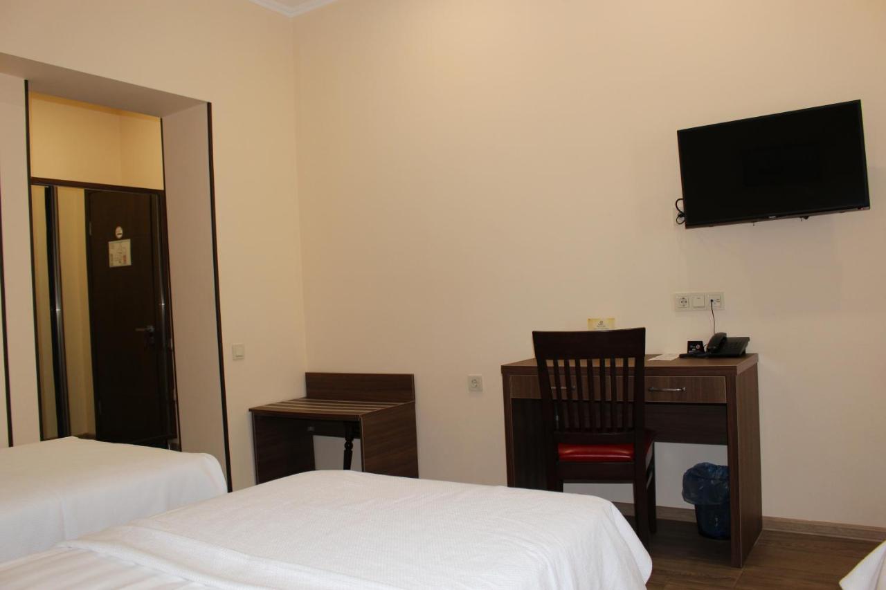 Boutique Hotel 32 Batumi Luaran gambar